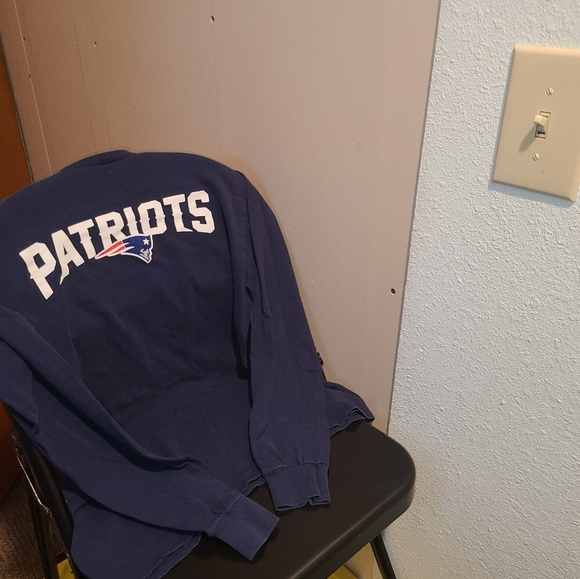 New England Patriots Shirt - Picture 1 of 9
